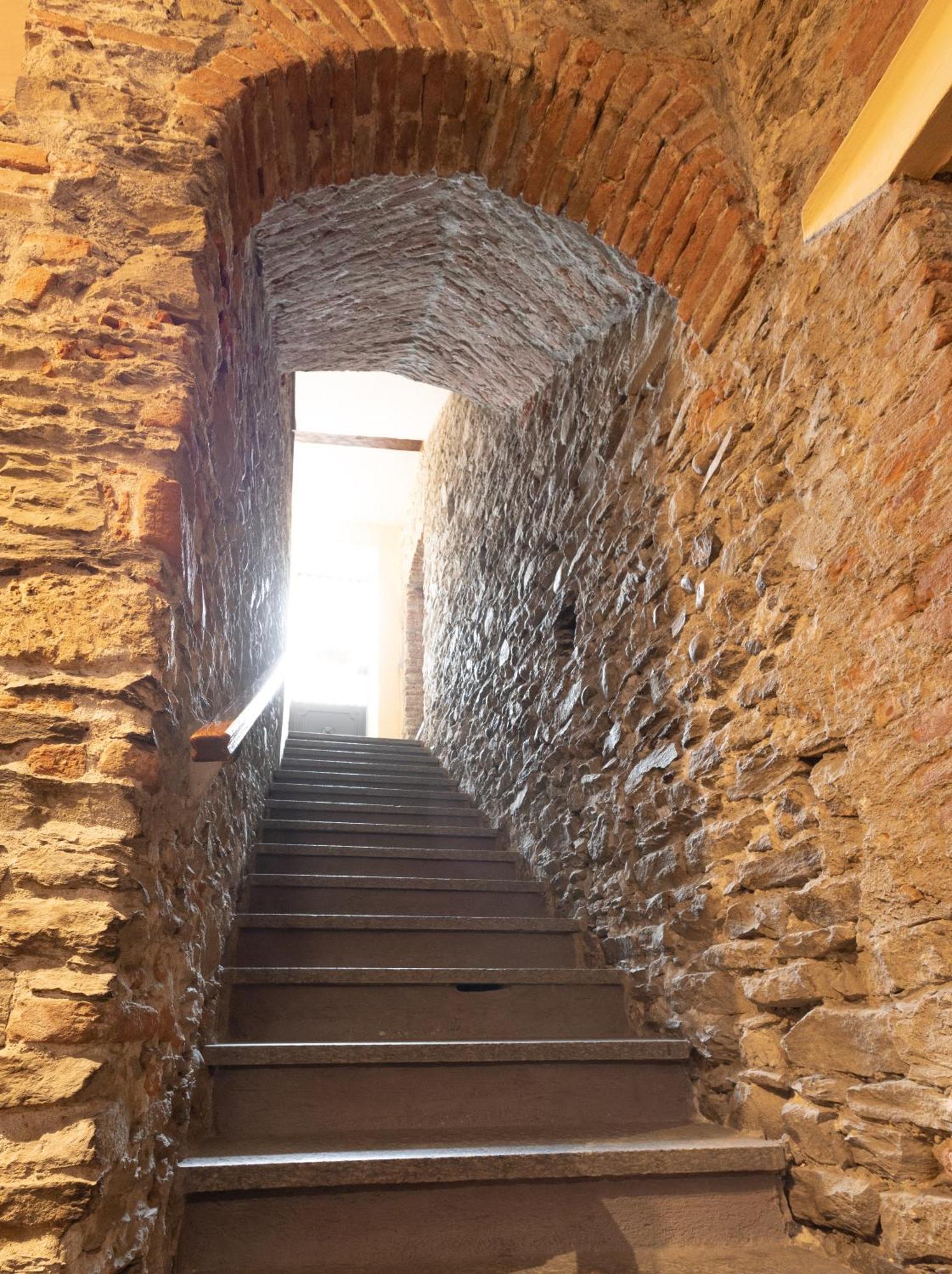 Maison Aubert In Centro Storico Aosta Esterno foto