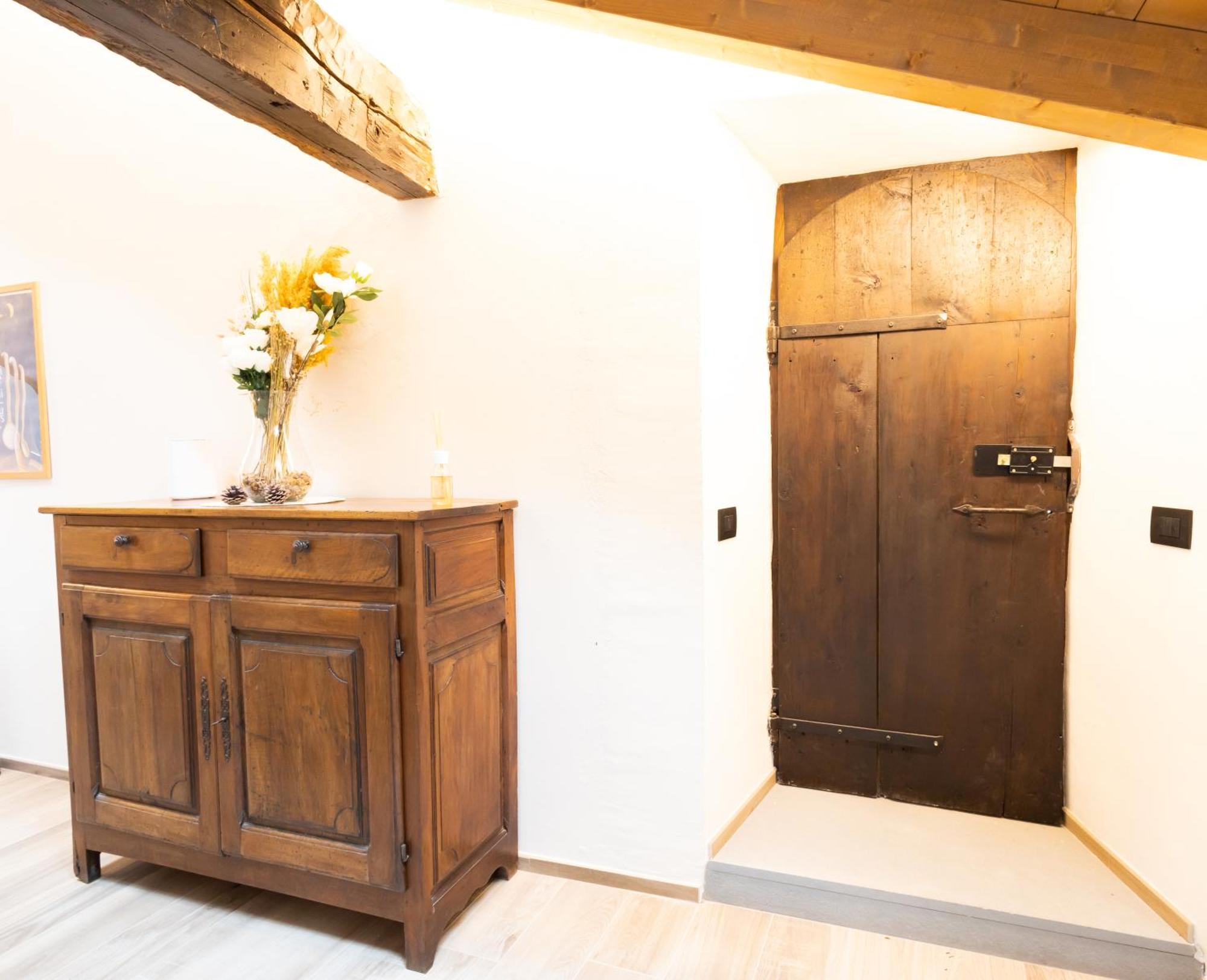 Maison Aubert In Centro Storico Aosta Esterno foto