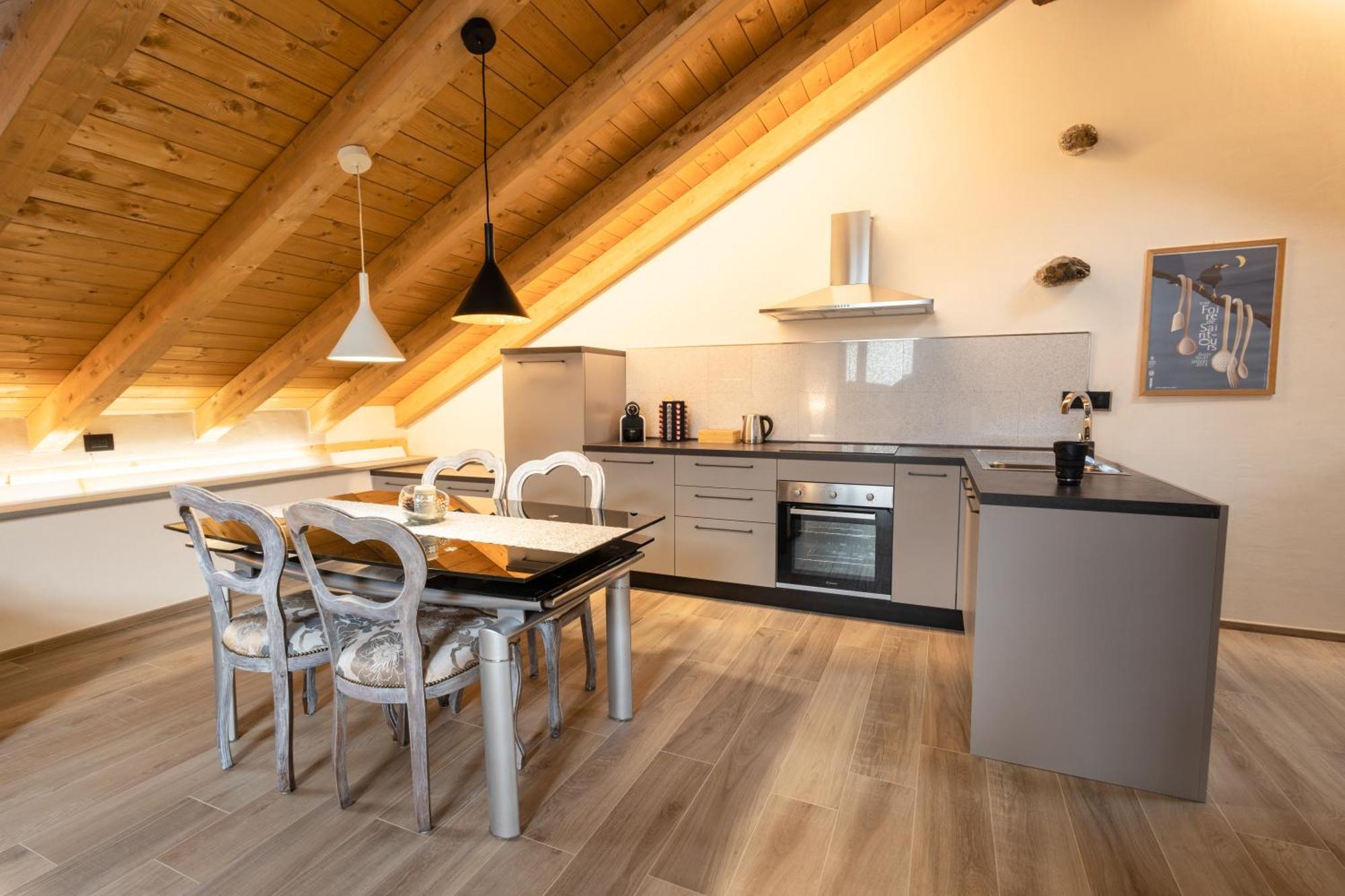 Maison Aubert In Centro Storico Aosta Esterno foto
